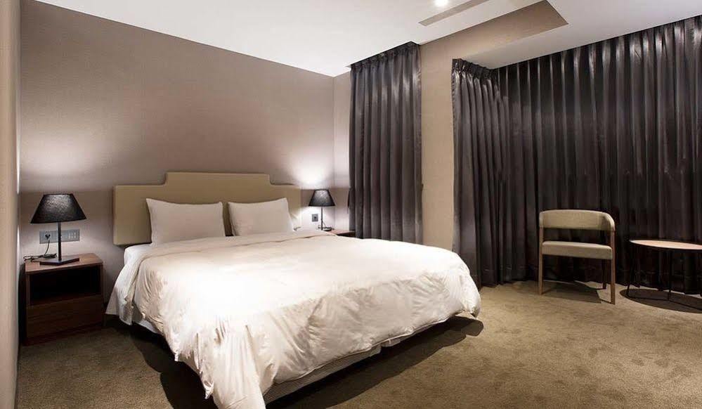 Noble Hotel Taipei Eksteriør billede